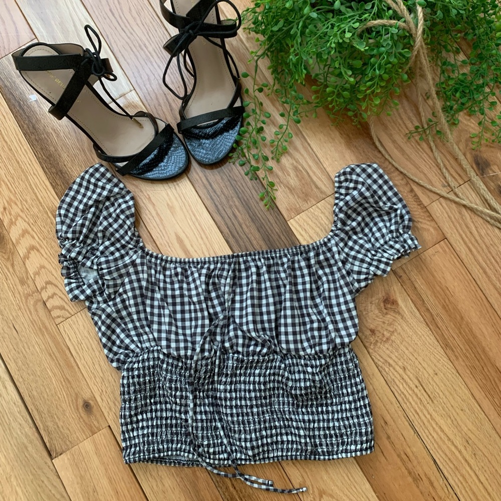 Checkered Cropped Top - Picture 3 of 3